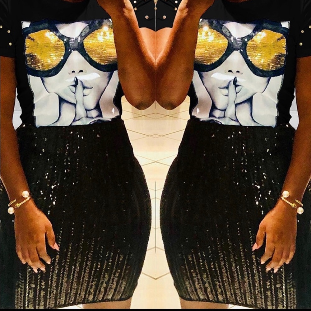 Face Graphic Top with Sequin Sunglasses - Picture 5 of 5